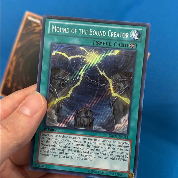Mound Of The Bound Creator Spell Card 1st Edition Shiny 1996 NWOTS Mound Of The Bound Creator Spell Card 1st Edition Shiny 1996 NWOTS